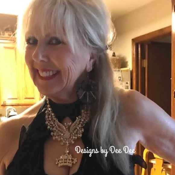 Hi!! I’m Dee Dee!! - Picture 6 of 7